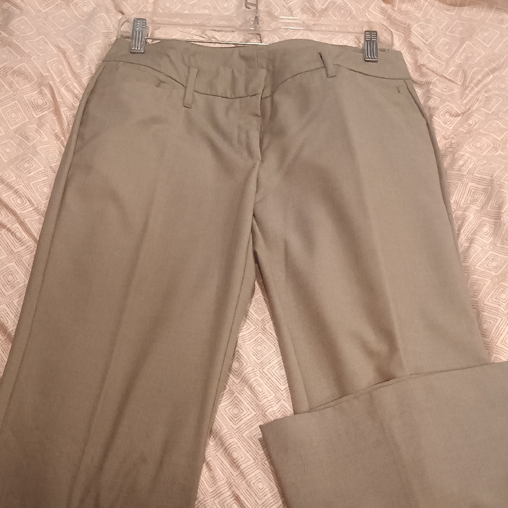 New York & Company Toupe Women's Dress Trousers. Size 4 Tall